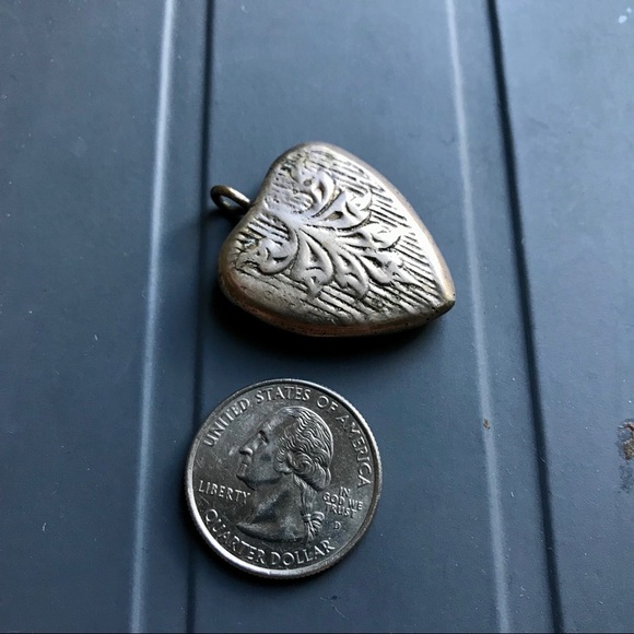 Vintage Silver Heart Pendant - Picture 2 of 3